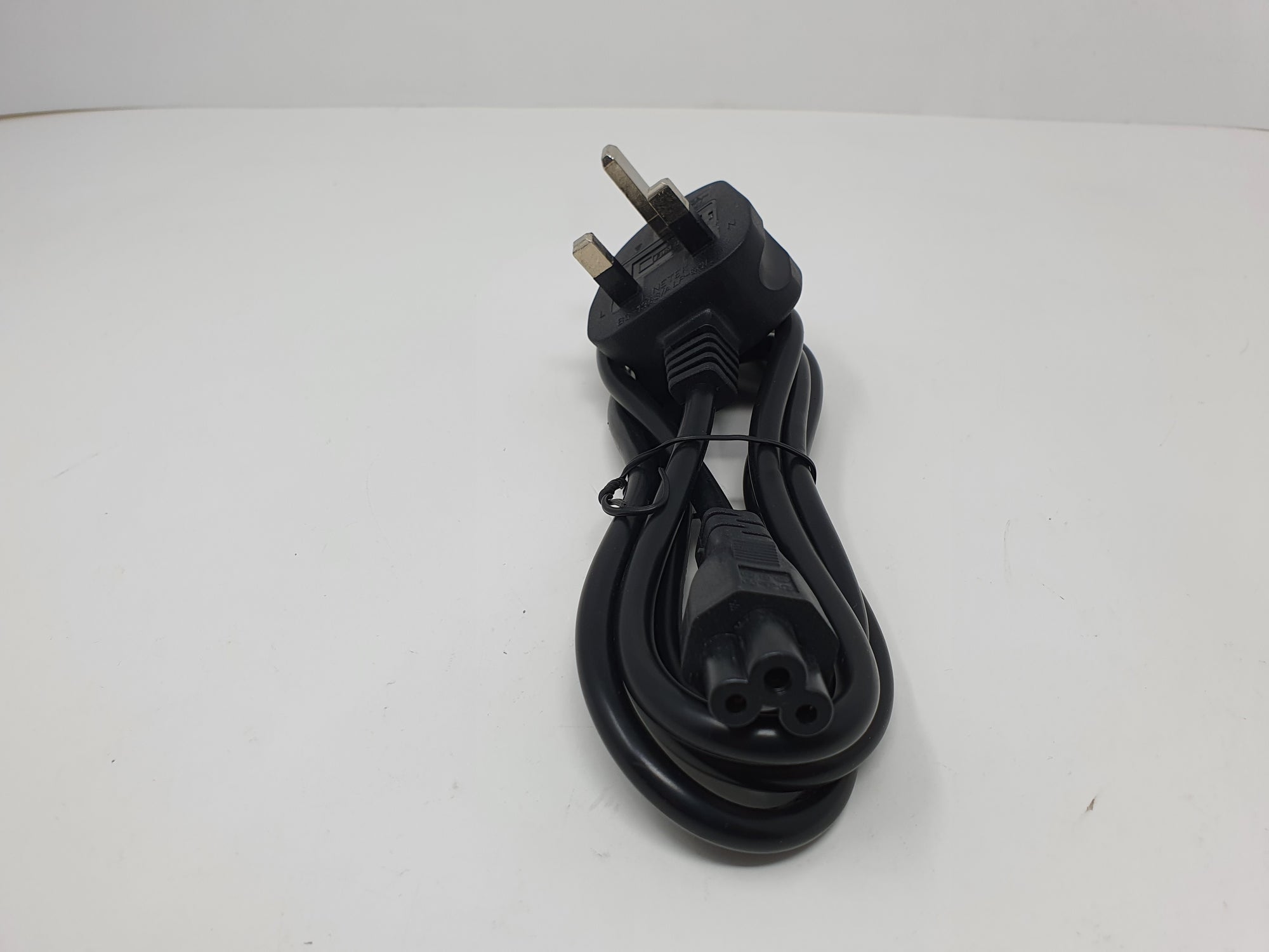 3 Pin Mains Power Cable Clover Leaf Lead 1.8m UK Plug for Laptop TV