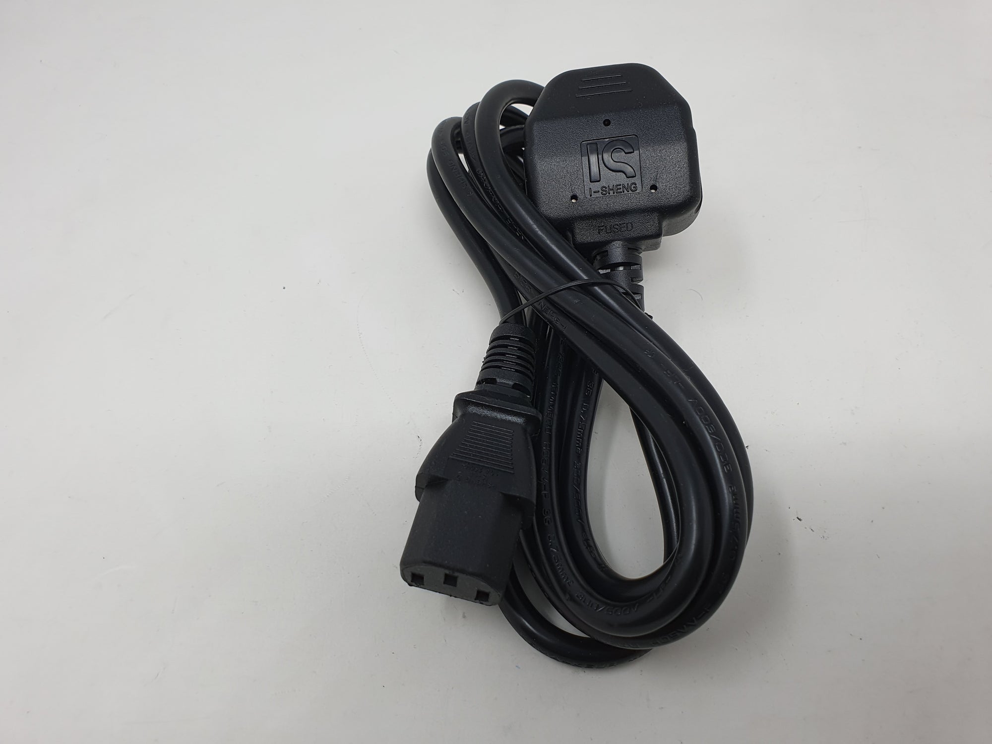 Mains Power Cable Power Lead Kettle lead IEC 1.8m 3 PIN UK PLUG for PC TV Monitor