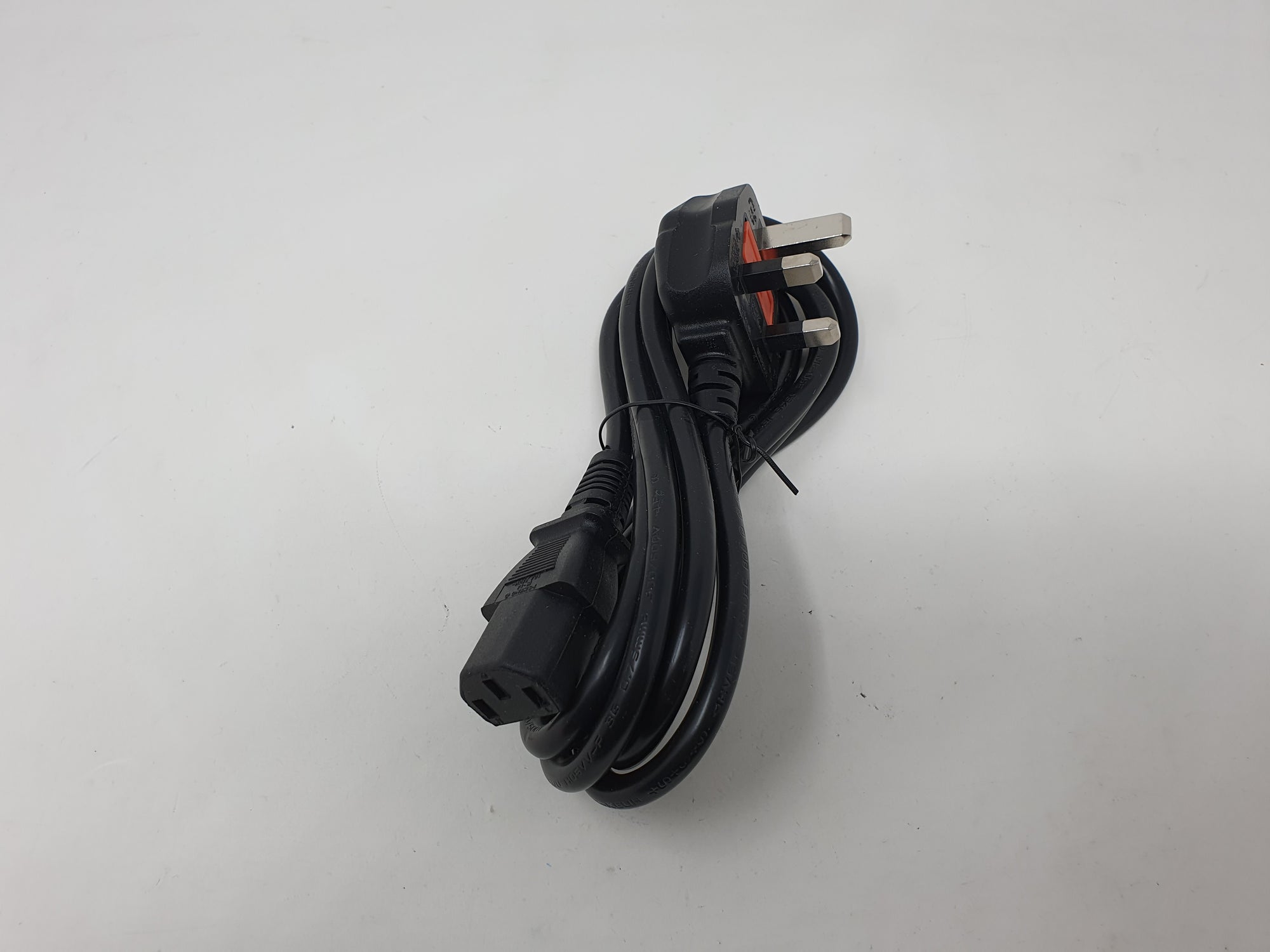 Mains Power Cable Power Lead Kettle lead IEC 1.8m 3 PIN UK PLUG for PC TV Monitor